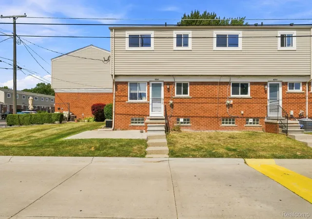 Photo 2 of Condo for sale at 19343 S Highlite Dr, Clinton Township, MI 48035 | MLS# 20261070416 | Listing updated on 2026-09-04