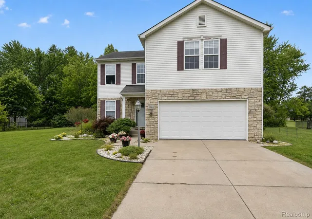Photo 1 of Sale Pending at 1863 Greton Dr, Monroe, MI 48162 | MLS# 20261070418 | Listing updated on 2026-09-14