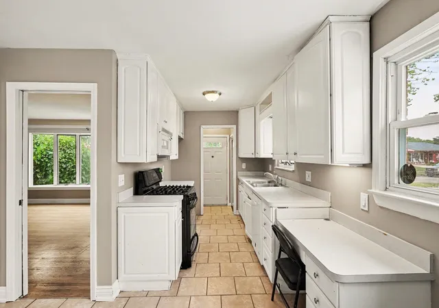 Photo 4 of Single family home for sale at 18229 Rainbow Rd, Fraser, MI 48026 | MLS# 79080073111 | Listing updated on 2026-09-13