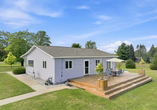 Photo 3 of Single family home for sale at 7530 N Richards Rd, Lake City, MI 49651 | MLS# 78080073112 | Listing updated on 2026-09-19
