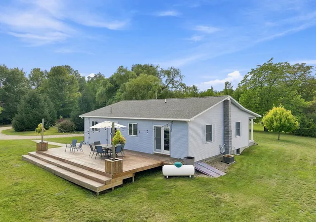 Photo 3 of Single family home for sale at 7530 N Richards Rd, Lake City, MI 49651 | MLS# 78080073112 | Listing updated on 2026-09-19