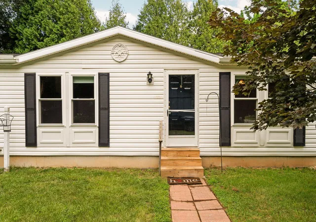 Photo 1 of Single family home for sale at 312 N Main St, Brooklyn, MI 49230 | MLS# 81026046495 | Listing updated on 2026-09-16