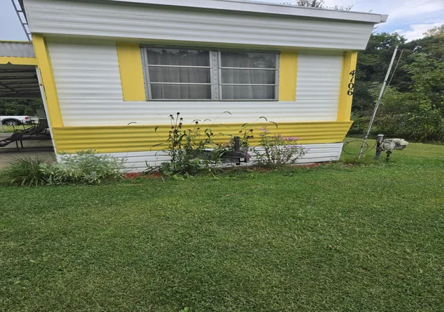 Photo 3 of Single family home for sale at 4106 Garland Dr, Jackson, MI 49201 | MLS# 53026046496 | Listing updated on 2026-09-02