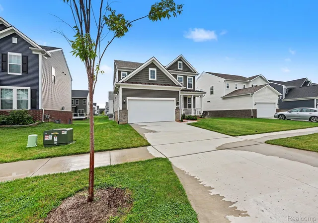 Photo 3 of Single family home for sale at 842 Ford Ml Dr, Saline City Washtenaw, MI 48176 | MLS# 20261070424 | Listing updated on 2026-09-09
