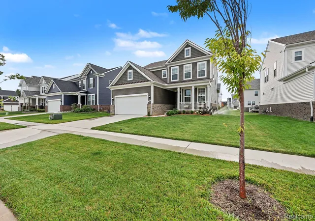 Photo 3 of Single family home for sale at 842 Ford Ml Dr, Saline City Washtenaw, MI 48176 | MLS# 20261070424 | Listing updated on 2026-09-09