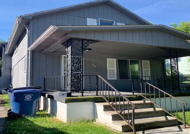 Photo 2 of Single family home for sale at 128 E Lakeview Ave, Flint, MI 48503 | MLS# 20261070425 | Listing updated on 2026-09-02