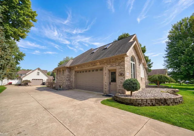 Photo 3 of Single family home for sale at 12374 Field Rd, Clio, MI 48420 | MLS# 5050220515 | Listing updated on 2026-09-08