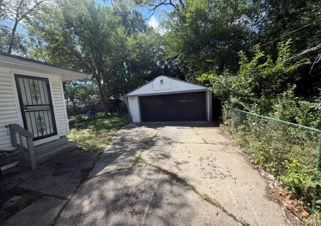 Photo 2 of Single family home for sale at 19359 Trinity St, Detroit, MI 48219 | MLS# 20261070430 | Listing updated on 2026-09-02