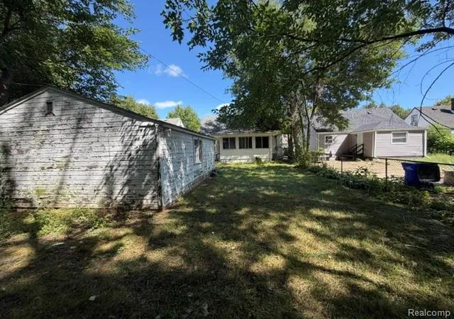 Photo 3 of Single family home for sale at 19359 Trinity St, Detroit, MI 48219 | MLS# 20261070430 | Listing updated on 2026-09-02