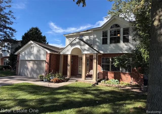 Photo 1 of Single family home for sale at 29178 Roycroft St, Livonia, MI 48154 | MLS# 20261070436 | Listing updated on 2026-10-10