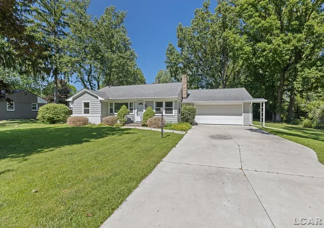 Photo 1 of Single family home for sale at 1330 W Westwood Dr, Adrian, MI 49221 | MLS# 56050220517 | Listing updated on 2026-09-01