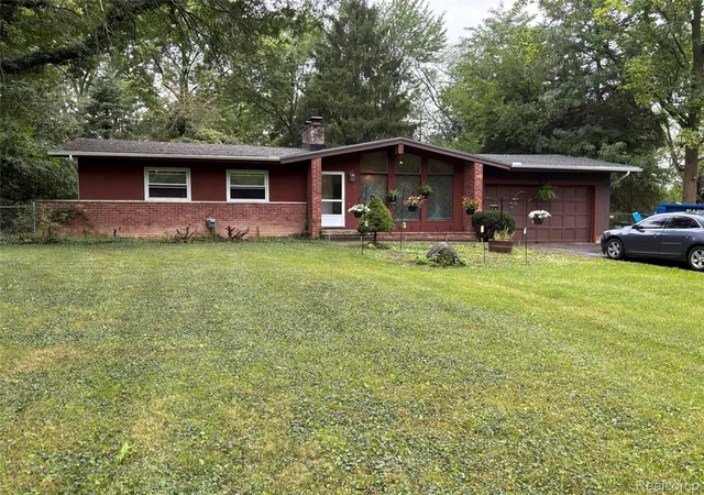 Photo 2 of Single family home for sale at 1359 Westwood Dr, Flint, MI 48532 | MLS# 20261070439 | Listing updated on 2026-09-10
