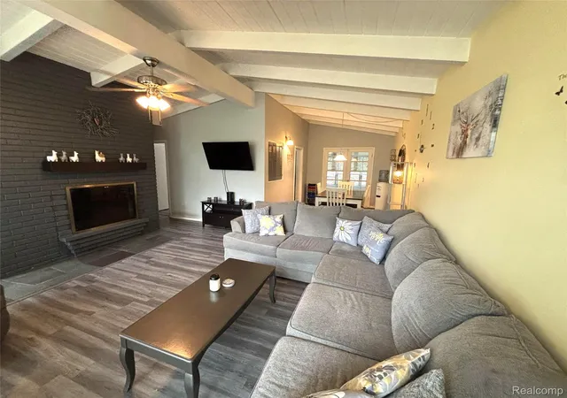 Photo 3 of Single family home for sale at 1359 Westwood Dr, Flint, MI 48532 | MLS# 20261070439 | Listing updated on 2026-09-16