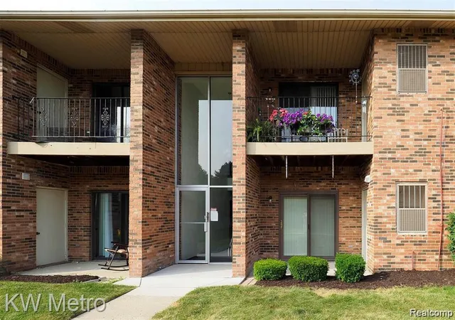 Condo for sale at 15014 Island Dr, Sterling Heights, MI 48313 | MLS# 20261070443