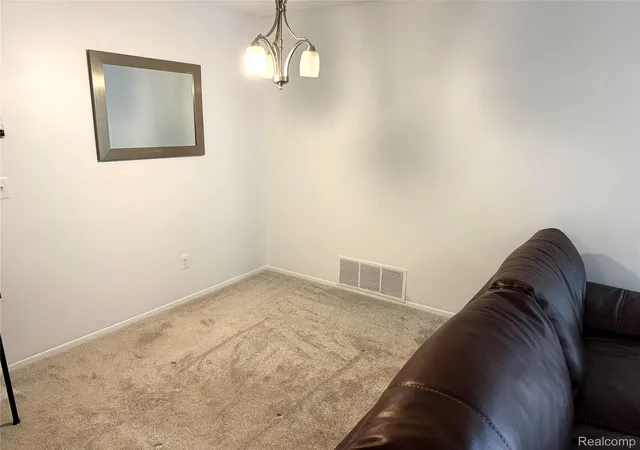 Listing Photo 4 - Condo for sale in building located at 15014 Island Dr, Sterling Heights, MI 48313