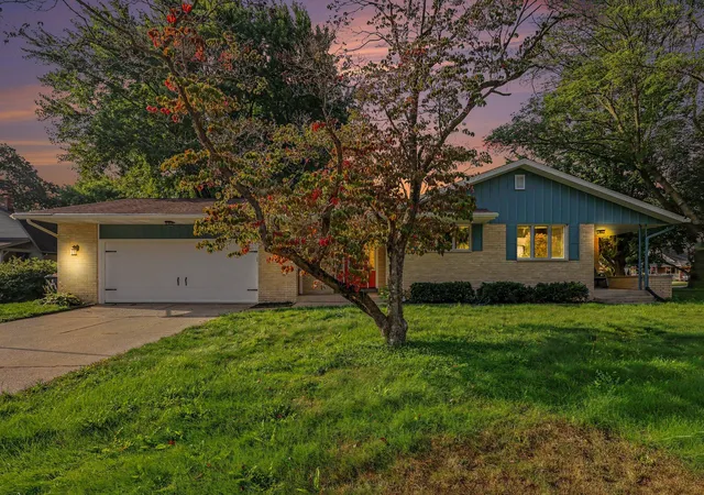 Photo 2 of Single family home for sale at 997 Colonial Ct, Holland, MI 49423 | MLS# 71026046510 | Listing updated on 2026-09-17
