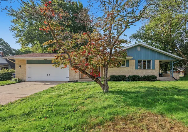 Photo 3 of Single family home for sale at 997 Colonial Ct, Holland, MI 49423 | MLS# 71026046510 | Listing updated on 2026-09-17