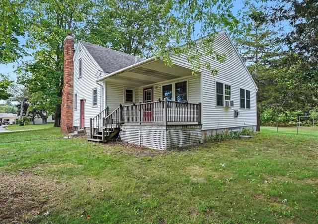Photo 3 of Single family home for sale at 6516 Martin Rd, Norton Shores, MI 49444 | MLS# 65026046515 | Listing updated on 2026-09-02