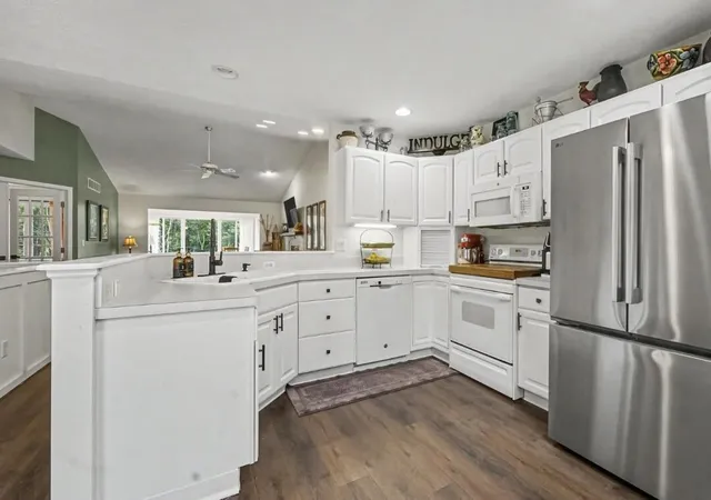 Listing Photo 4 - Condo for sale in building located at 2017 Blue Bell Wy, Grand Rapids, MI 49504