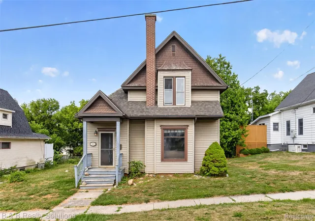 Photo 3 of Single family home for sale at 307 N Cherry St, Flushing, MI 48433 | MLS# 20261070455 | Listing updated on 2026-09-02
