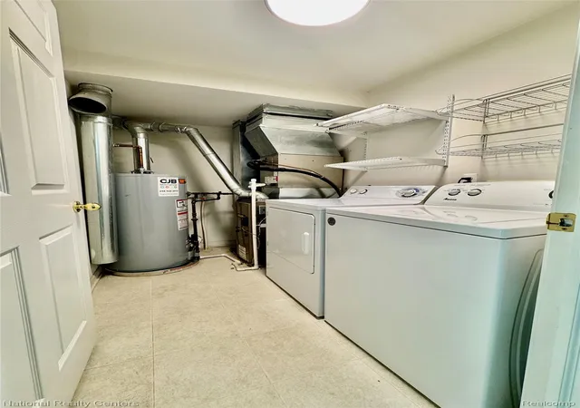 Listing Photo 2 - Condo for sale in building located at 414 Old Pine Wy, WalledLakeCity_Oakland, MI 48390 - Unit #136