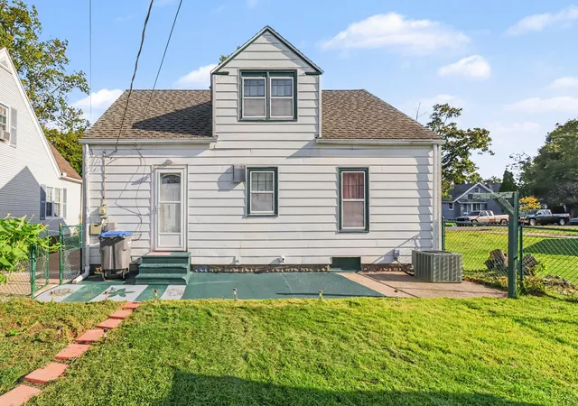 Photo 3 of Single family home for sale at 503 Myrtle Ave, Sturgis, MI 49091 | MLS# 68026046520 | Listing updated on 2026-09-02