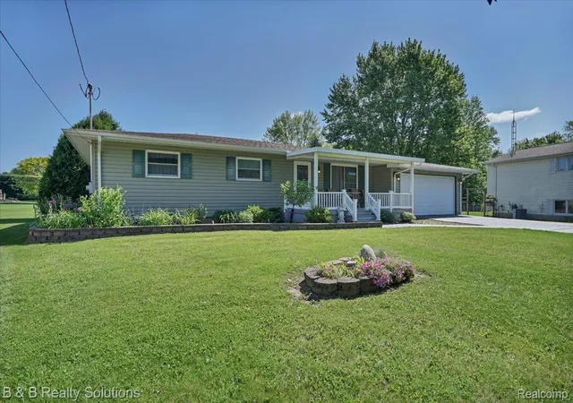 Photo 3 of Single family home for sale at 6229 Cold Spring Trl, Grand Blanc, MI 48439 | MLS# 20261070459 | Listing updated on 2026-09-14