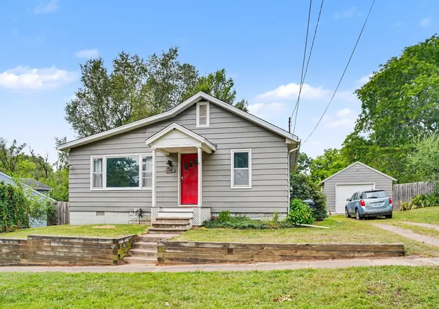 Photo 3 of Single family home for sale at 3125 Onondaga Ave, Kalamazoo, MI 49004 | MLS# 65026046522 | Listing updated on 2026-09-02