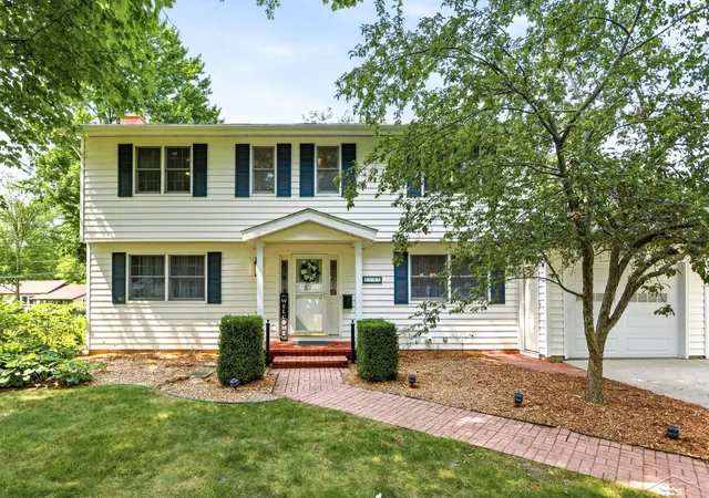 Photo 1 of Sale Pending at 3707 Greenbrier Ter, Midland, MI 48642 | MLS# 61050220526 | Listing updated on 2026-09-06