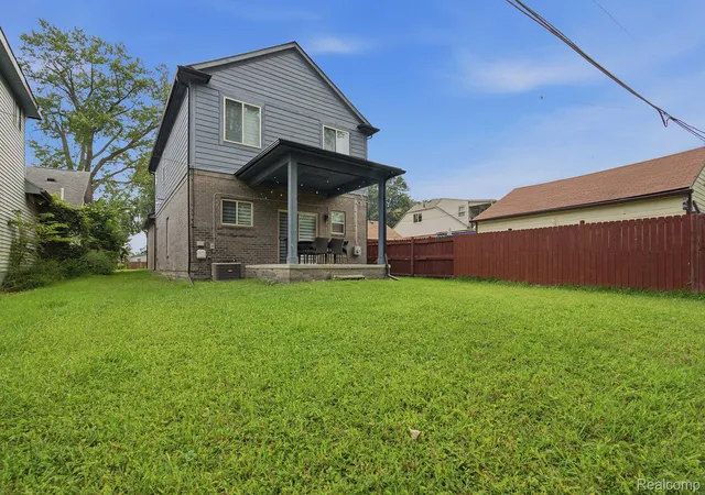 Photo 2 of Single family home for sale at 27827 S Moran St, Harrison Township, MI 48045 | MLS# 20261070463 | Listing updated on 2026-10-04