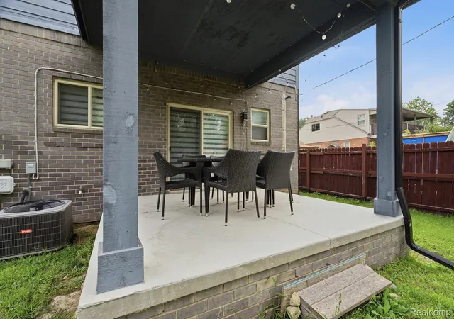 Photo 3 of Single family home for sale at 27827 S Moran St, Harrison Township, MI 48045 | MLS# 20261070463 | Listing updated on 2026-10-04