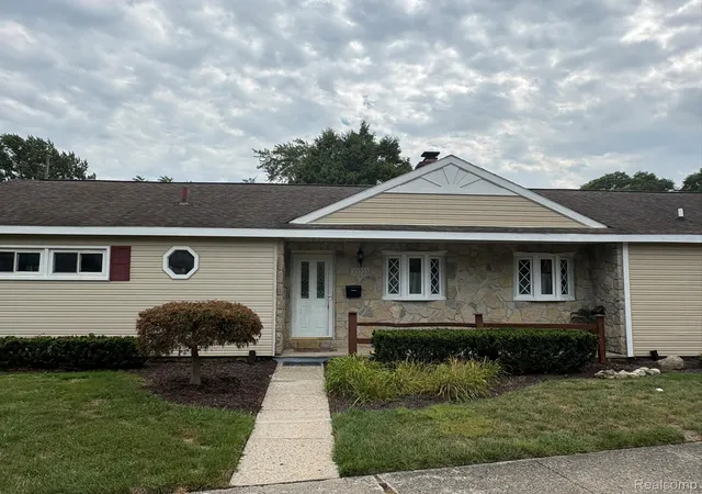 Photo 2 of Single family home for sale at 32223 Woodbrook Dr, Wayne, MI 48184 | MLS# 20261070464 | Listing updated on 2026-09-09