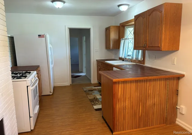 Photo 3 of Single family home for sale at 32223 Woodbrook Dr, Wayne, MI 48184 | MLS# 20261070464 | Listing updated on 2026-09-09