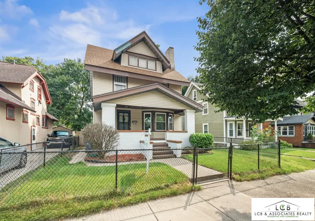Photo 2 of Single family home for sale at 1330 Sherman St Se, Grand Rapids, MI 49506 | MLS# 65026046529 | Listing updated on 2026-09-03