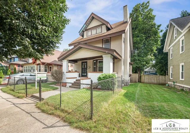 Photo 4 of Single family home for sale at 1330 Sherman St SE, Grand Rapids, MI 49506 | MLS# 65026046529 | Listing updated on 2026-09-03