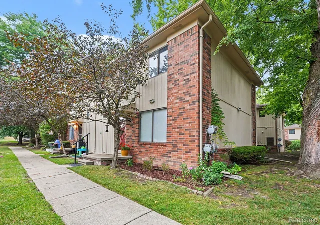Photo 1 of Condo for sale at 40861 Highpointe Dr, Clinton Township, MI 48038 | MLS# 20261070469 | Listing updated on 2026-09-16