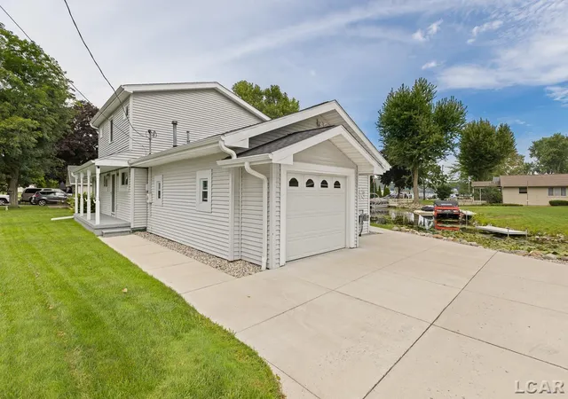 Photo 3 of Single family home for sale at 6980 Devils Lake Hwy, Manitou Beach, MI 49253 | MLS# 56050220533 | Listing updated on 2026-09-11