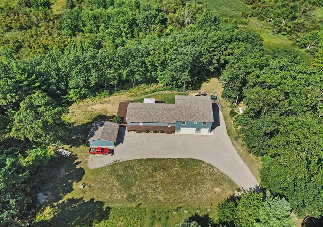 Photo 2 of Single family home for sale at 685 N Brooks Rd, Muskegon, MI 49442 | MLS# 71026046534 | Listing updated on 2026-09-17