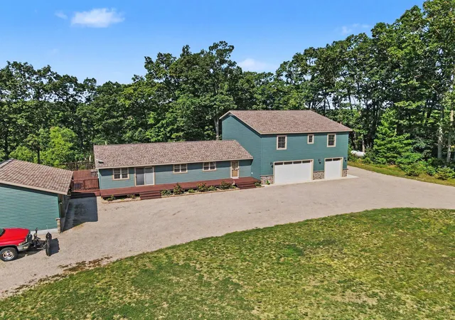 Photo 3 of Single family home for sale at 685 N Brooks Rd, Muskegon, MI 49442 | MLS# 71026046534 | Listing updated on 2026-09-17