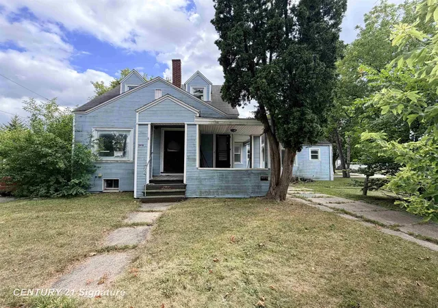 Listing Photo 2 - Condo for sale in building located at 2419 State St, Saginaw, MI 48602