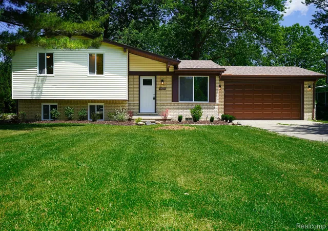 Photo 2 of Single family home for sale at 48297 Mallard Dr, Chesterfield, MI 48047 | MLS# 20261070485 | Listing updated on 2026-09-02