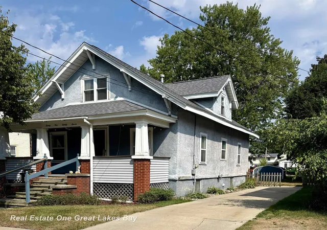 Photo 1 of Single family home for sale at 2127 3rd Street, Bay City, MI 48708 | MLS# 61050220541 | Listing updated on 2026-09-16