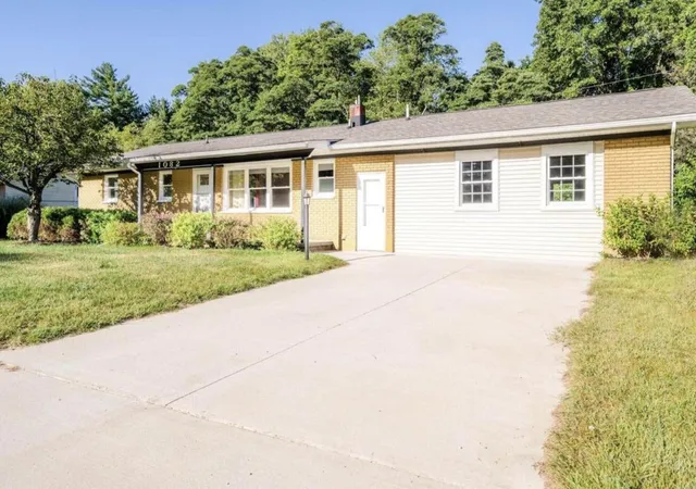 Photo 1 of Single family home for sale at 1082 Louis St, Benton Charter Township Berrien, MI 49022 | MLS# 69026046537 | Listing updated on 2026-09-02