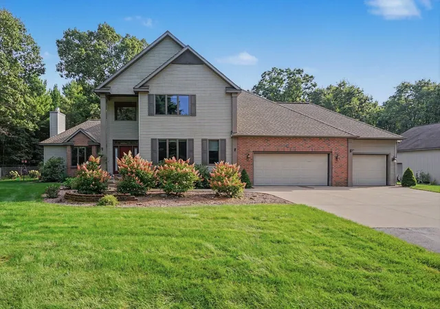 Photo 2 of Single family home for sale at 5045 Andrea Dr, Muskegon, MI 49445 | MLS# 71026046539 | Listing updated on 2026-09-05