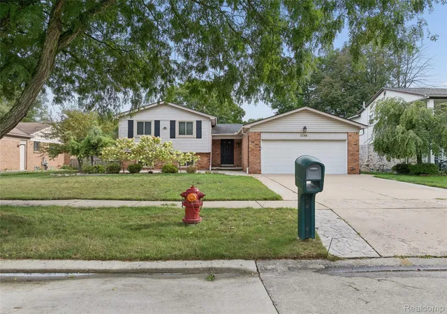 Photo 3 of Single family home for sale at 2108 Adrienne Dr, Troy, MI 48085 | MLS# 20261070493 | Listing updated on 2026-09-07