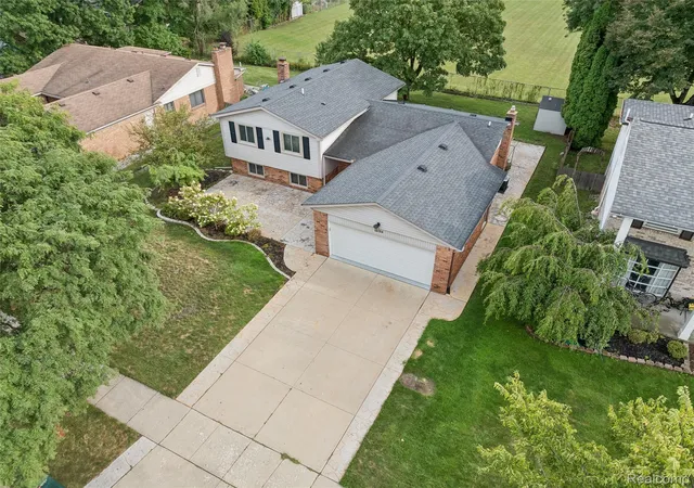 Photo 4 of Single family home for sale at 2108 Adrienne Dr, Troy, MI 48085 | MLS# 20261070493 | Listing updated on 2026-09-07