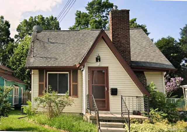 Photo 2 of Single family home for sale at 1520 E Oakland Ave, Lansing, MI 48906 | MLS# 20261070495 | Listing updated on 2026-09-02