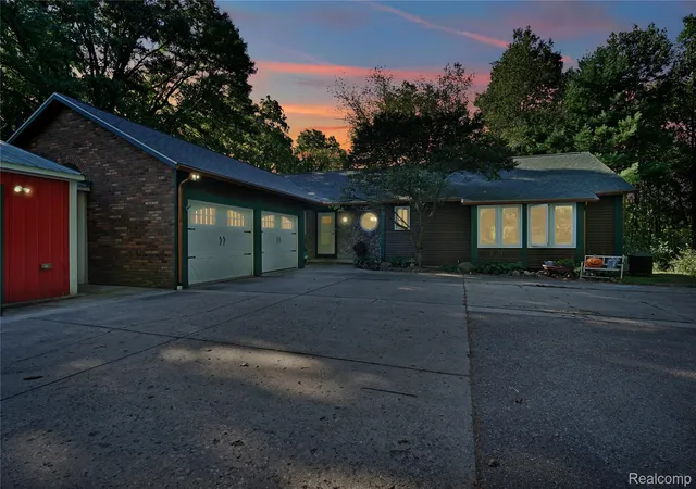 Photo 1 of Sale Pending at 3738 Winterwood Dr, Howell, MI 48843 | MLS# 20261070497 | Listing updated on 2026-10-05