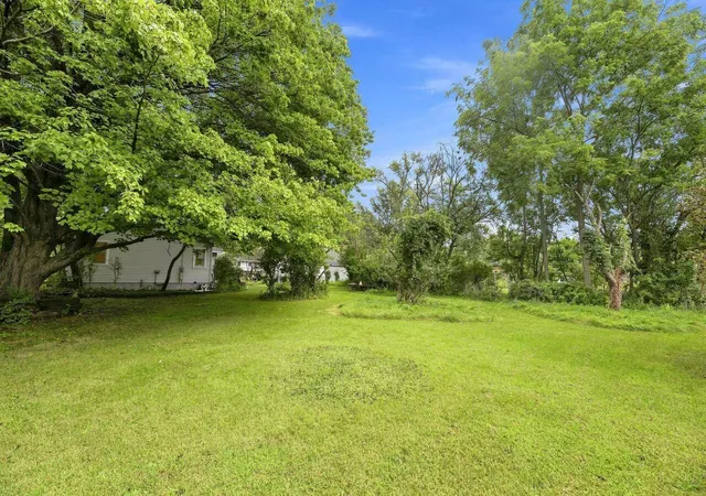 Photo 4 of Single family home for sale at 427 S Mayhew St, New Buffalo, MI 49117 | MLS# 69026046543 | Listing updated on 2026-09-03