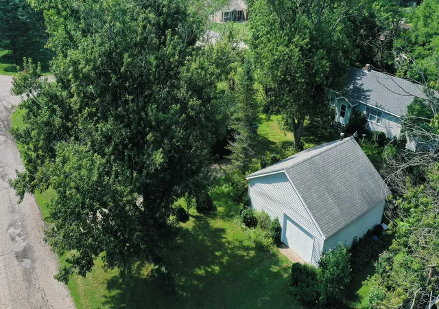 Photo 2 of Single family home for sale at 427 S Mayhew St, New Buffalo, MI 49117 | MLS# 69026046543 | Listing updated on 2026-09-24